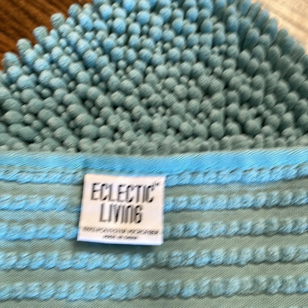 NWT! Aqua Blue Noodle Bath Rug/Mat!